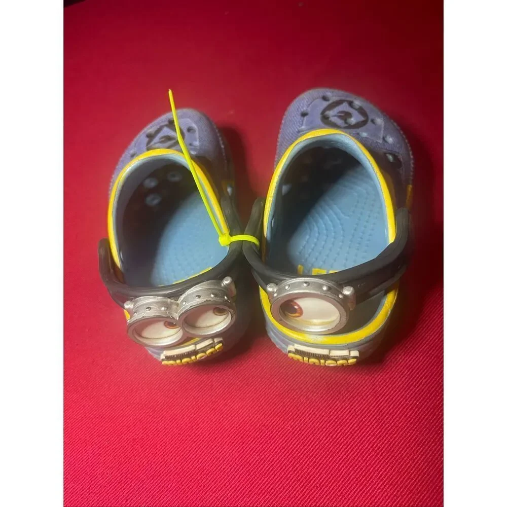 Crocs Kids Minion Sz 6